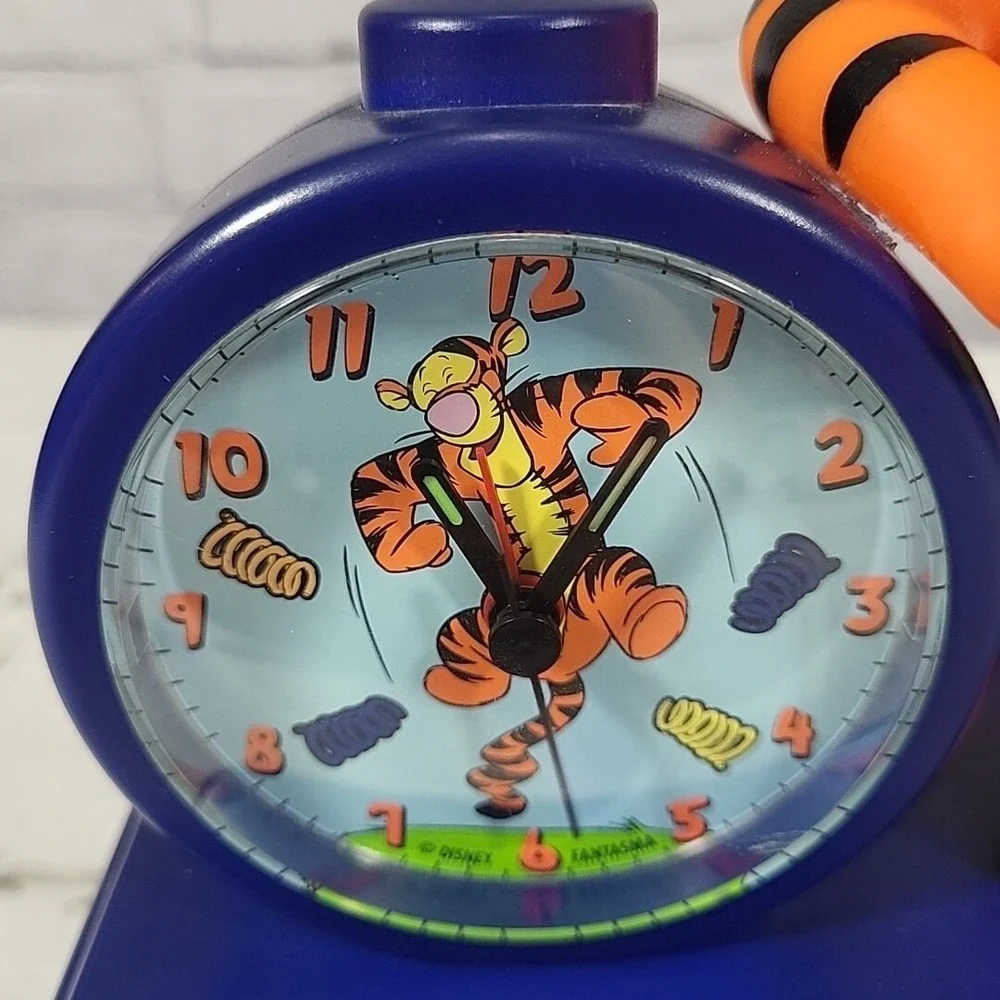 Disney Fantasma Winnie The Pooh Tigger Figural Bedroom‎ Clock Flaw- No Alarm